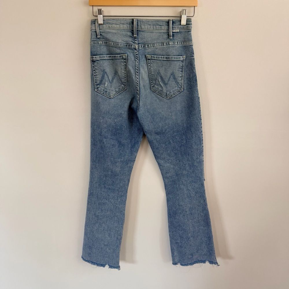 MOTHER The Hustler Ankle Chew Jeans 26 Light Wash Distressed Raw Hem Crop - Picture 8 of 16